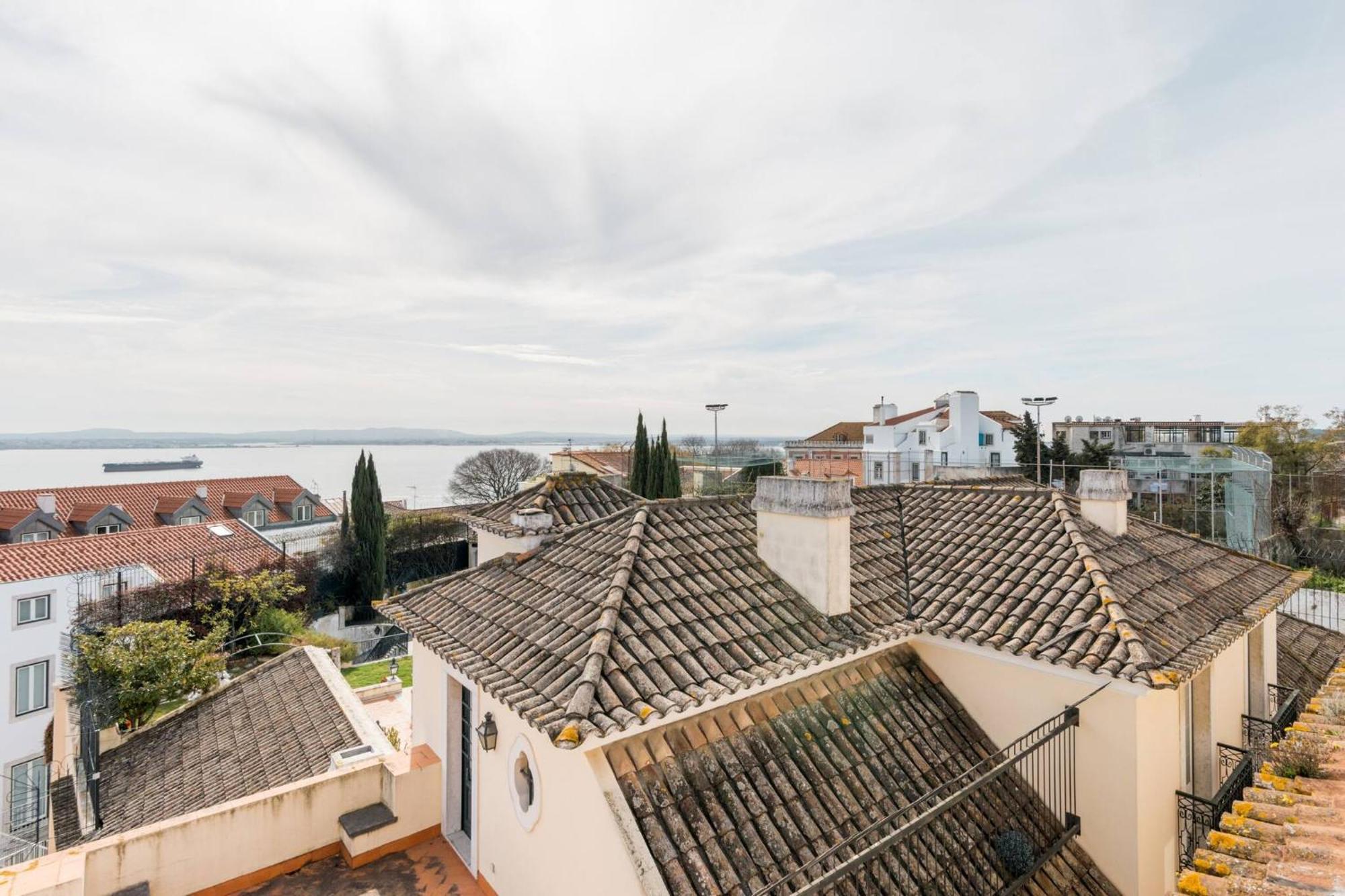 My Lx Flat Castle Alfama Apartments Lisbon Exterior photo